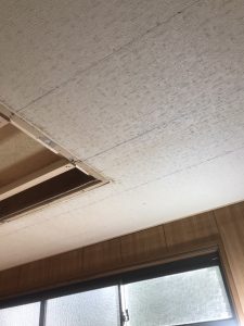 八尾市にて　解体工事、天井壁の施工